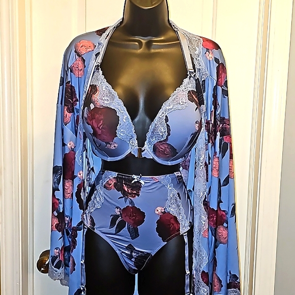 Front-Close Boost Plunge Floral Bra 42 DD - Picture 3 of 4